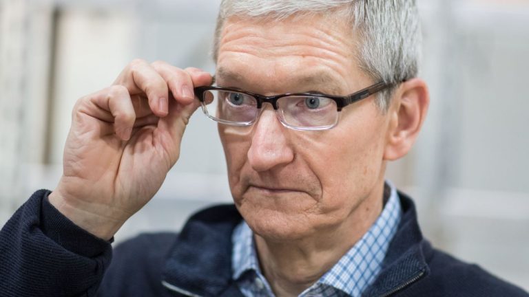 Tim Cook’tan akıllı gözlük açıklaması!