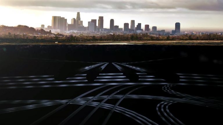 Elon Musk tünelden ilk fotoğrafı paylaştı!