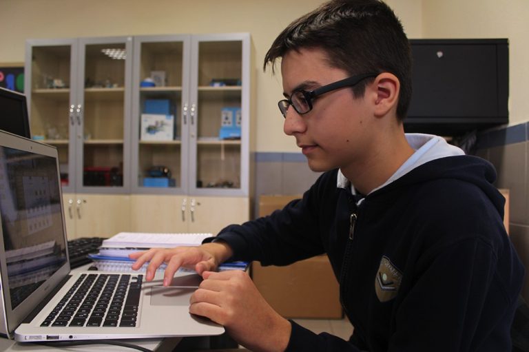 Ortaokul öğrencisinden Türkçe programlama dili!