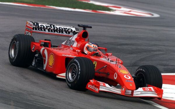 Michael Schumacher’ın Formula 1 aracı rekor fiyata satıldı!