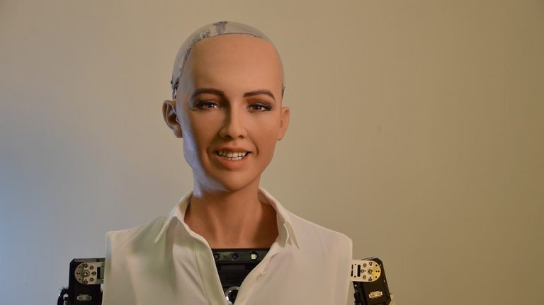 İlk robot vatandaş Sophia aile kurmak istiyor!