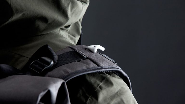 Apple AirPods uyumlu akıllı sırt çantası!