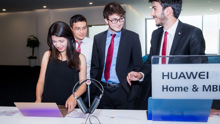 Huawei’den öğrencilere büyük destek!