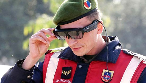 Jandarmanın akıllı gözlüğü Takbul ne işe yarıyor?
