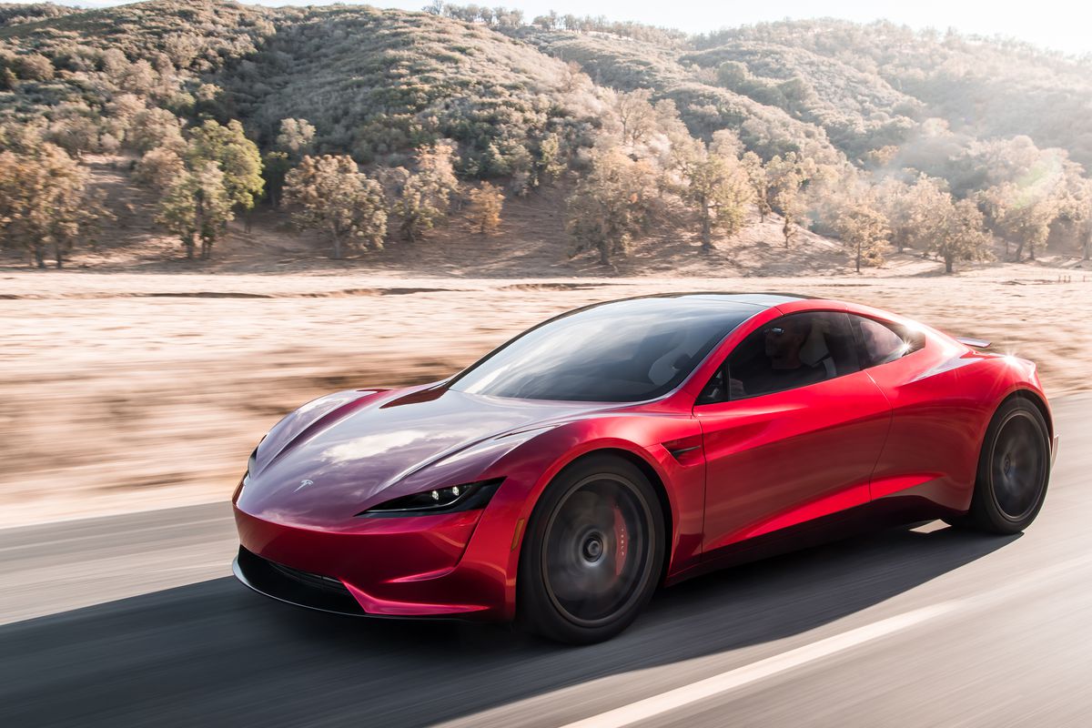 Tesla Roadster uçan otomobil olabilir!