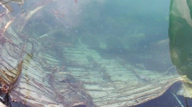 Marmara Denizi’ne düşen esrarengiz uçak