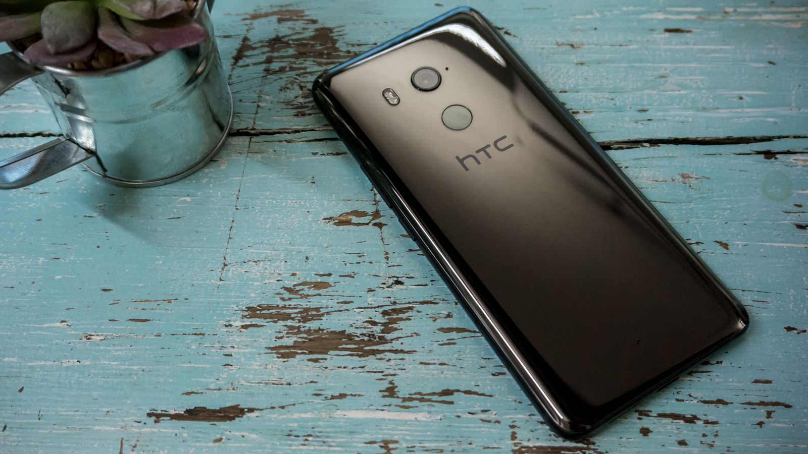 Çift ön kameralı HTC U11 EYEs ortaya çıktı!