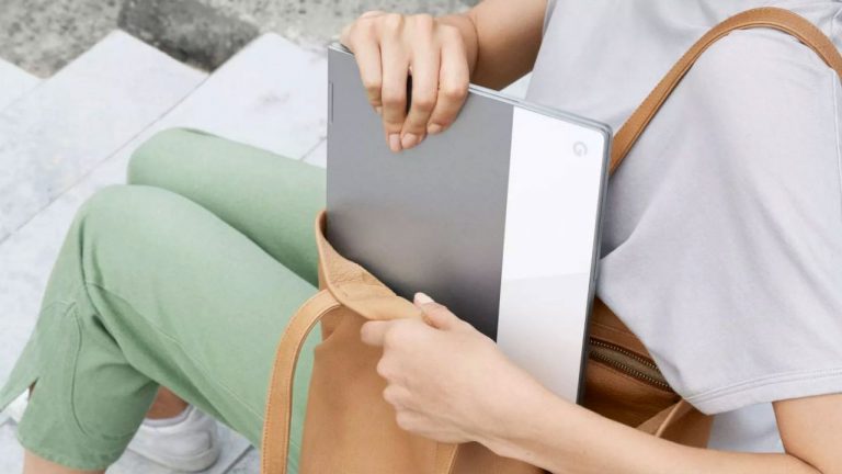 Gizemli Fuchsia OS, Pixelbook üzerinde test ediliyor!