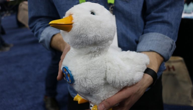 Kanser hastası çocukları rahatlatan robot: Aflac