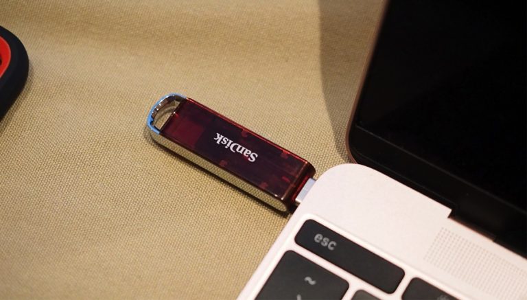 Dünyanın en küçük 1 TB USB sürücüsü!