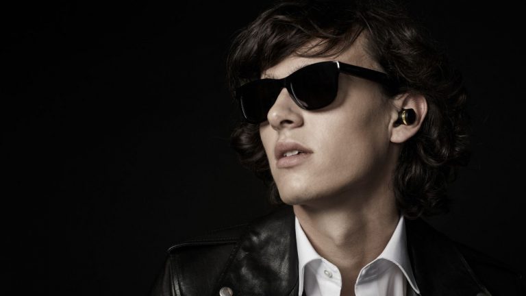 Yasadışı silahlardan üretilen kulak içi kulaklıklar!