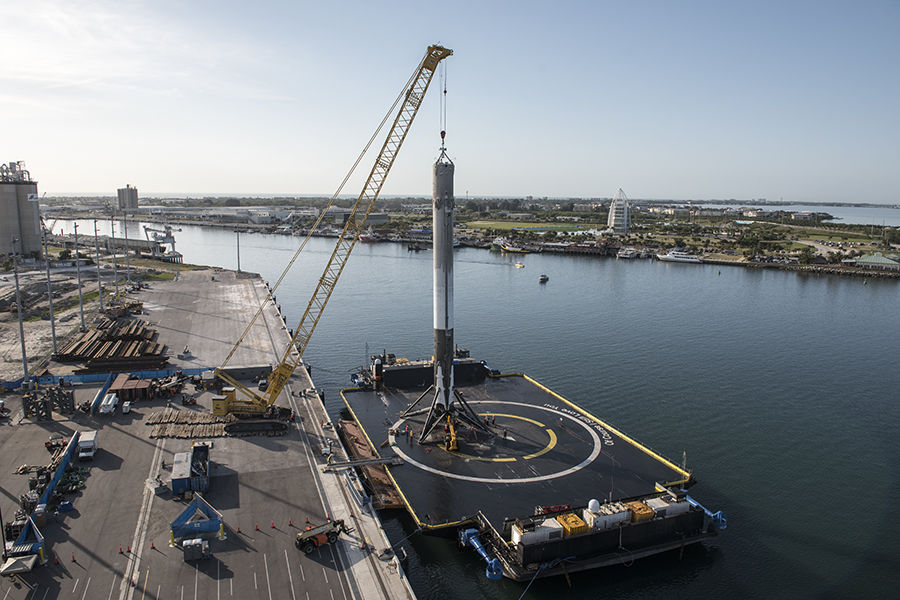 SpaceX Falcon 9 droneship