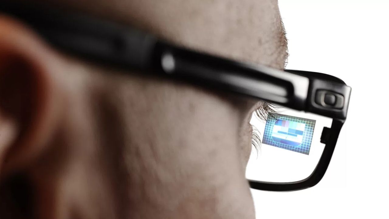 Intel akıllı gözlük cihazını sunma hazırlığında!