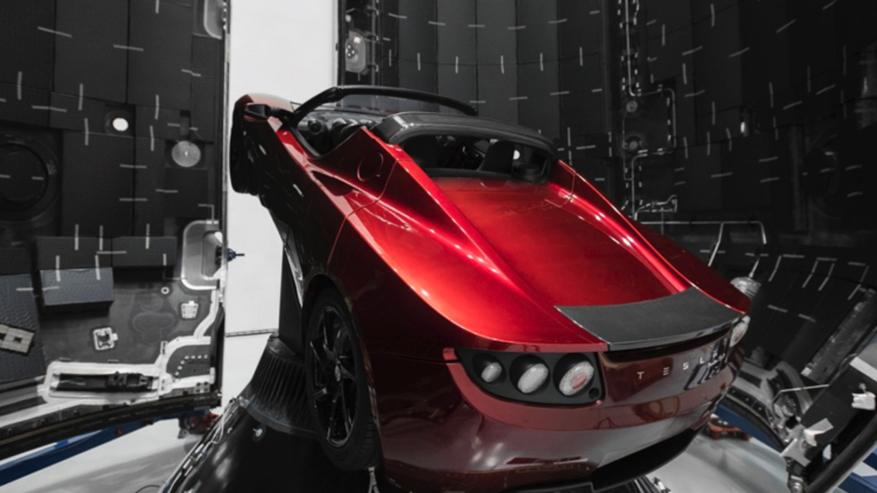 Elon Musk’ın Çin’de unuttuğu sıfır Tesla Roadster’ler satılık: Peki neden bunca yıldır oradalar?