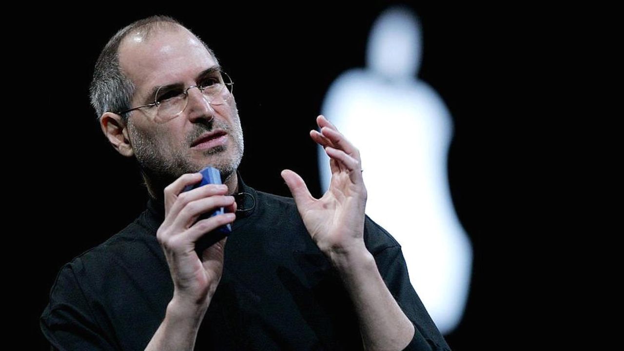 Steve Jobs imzalı iş başvurusu uçuk fiyata satıldı!