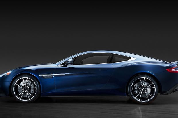 James Bond imzalı Aston Martin
