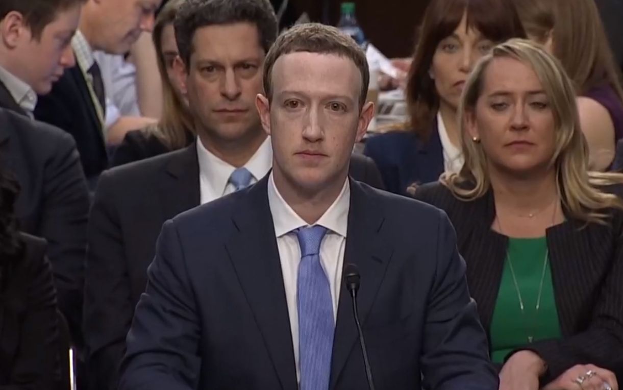Zuckerberg canlı yayında yargılanıyor