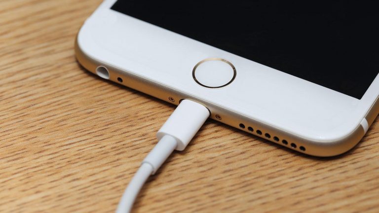 Yeni iPhone'lar, yenilenmiş şarj adaptörleriyle gelecek