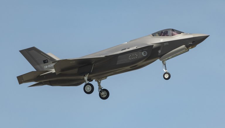 İlk Türk F-35 savaş uçağı
