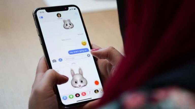 Yeni iPhone ekranlarını kim üretecek?