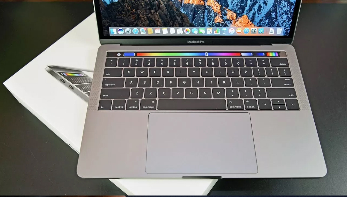 13 inç Macbook Pro 2018 parçalarına ayrıldı!