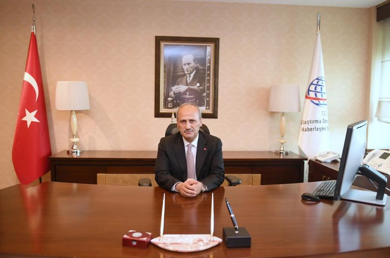 Bakan: İnternet hızında biraz sıkıntı var