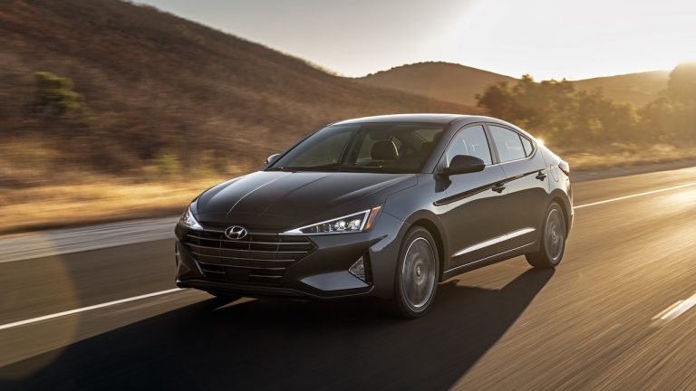 Makyajlanmış yüzü ile 2019 Hyundai Elantra!