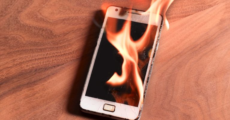 LG yanan telefon yüzünden tazminat ödeyecek