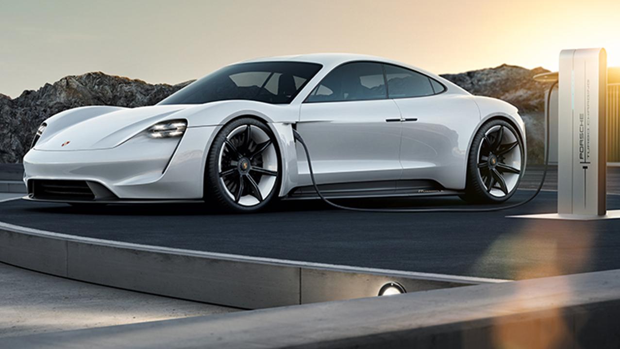 Porsche Taycan Tesla