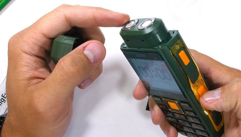 Tıraş bıçaklı telefon dayanıklılık testinde!