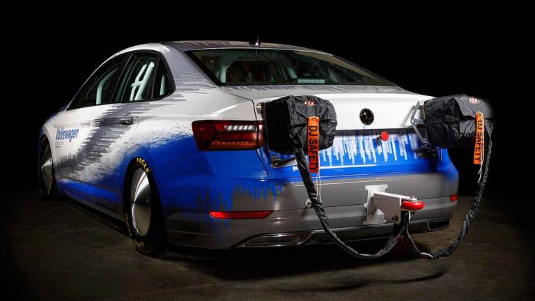 2019 Jetta rakiplerine toz yutturdu!