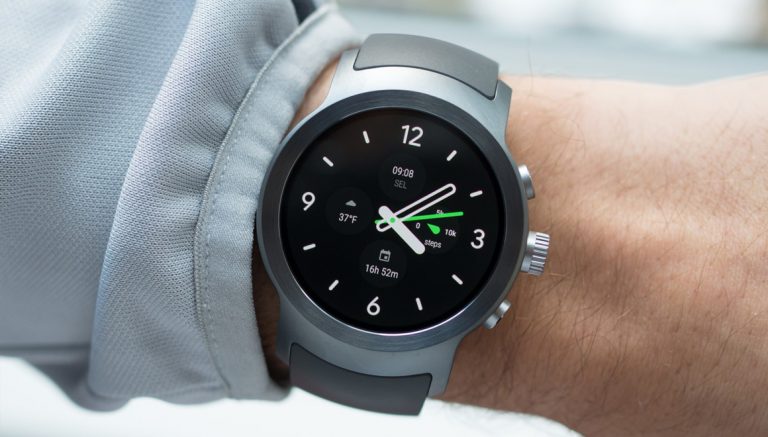 Google Pixel Watch bekleyenlere kötü haber!