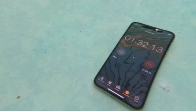 iPhone XS su geçirme testi