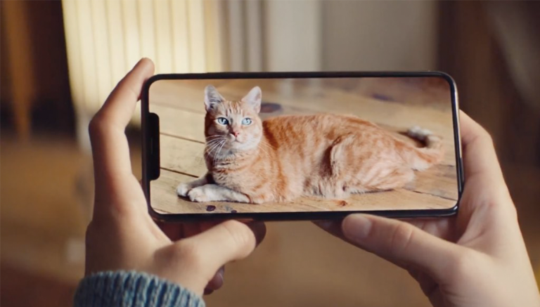 iPhone reklamları hiç bu kadar “büyük” olmamıştı!