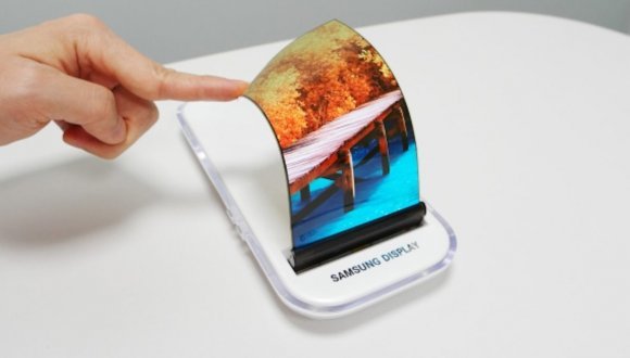 Samsung katlanabilir telefon pazarının öncüsü olacak!