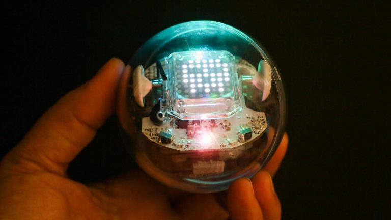 Akıllı top Sphero Bolt satışa sunuldu!