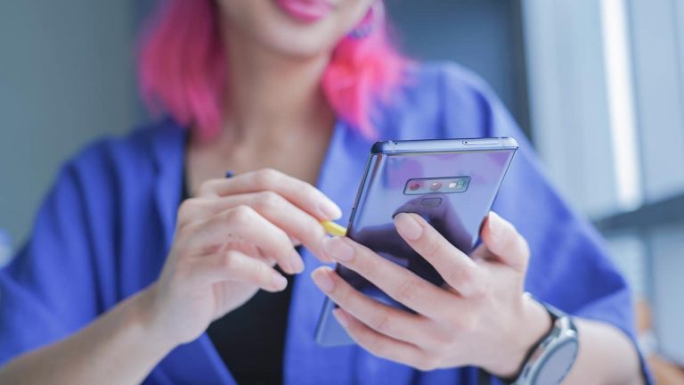 Samsung, Android Pie ile kullanıcıları sevindirecek!