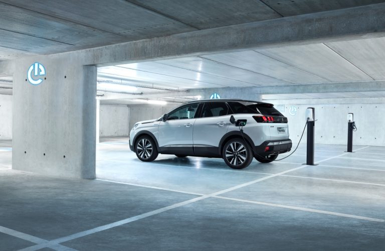 Peugeot’dan yeni plug-in hibrit motorlar