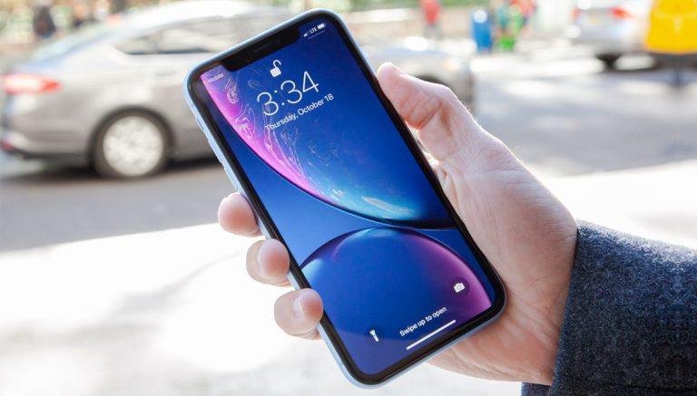 iPhone XR satış rakamı ile dudak uçuklatıyor!