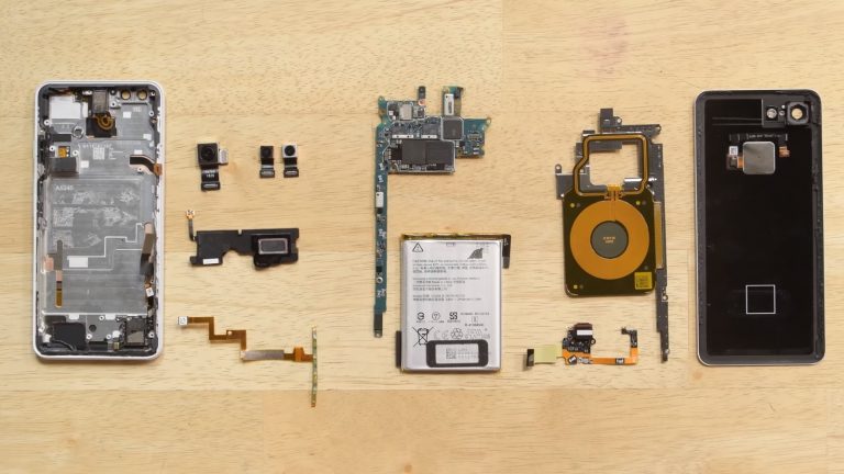 Pixel 3 XL parçalarına ayrıldı