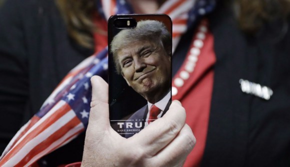 iPhone sevdası Trump’ın başına iş açacak