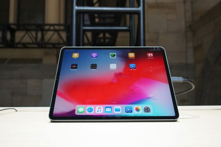 Yeni iPad Pro ekranını kıranlar yandı!