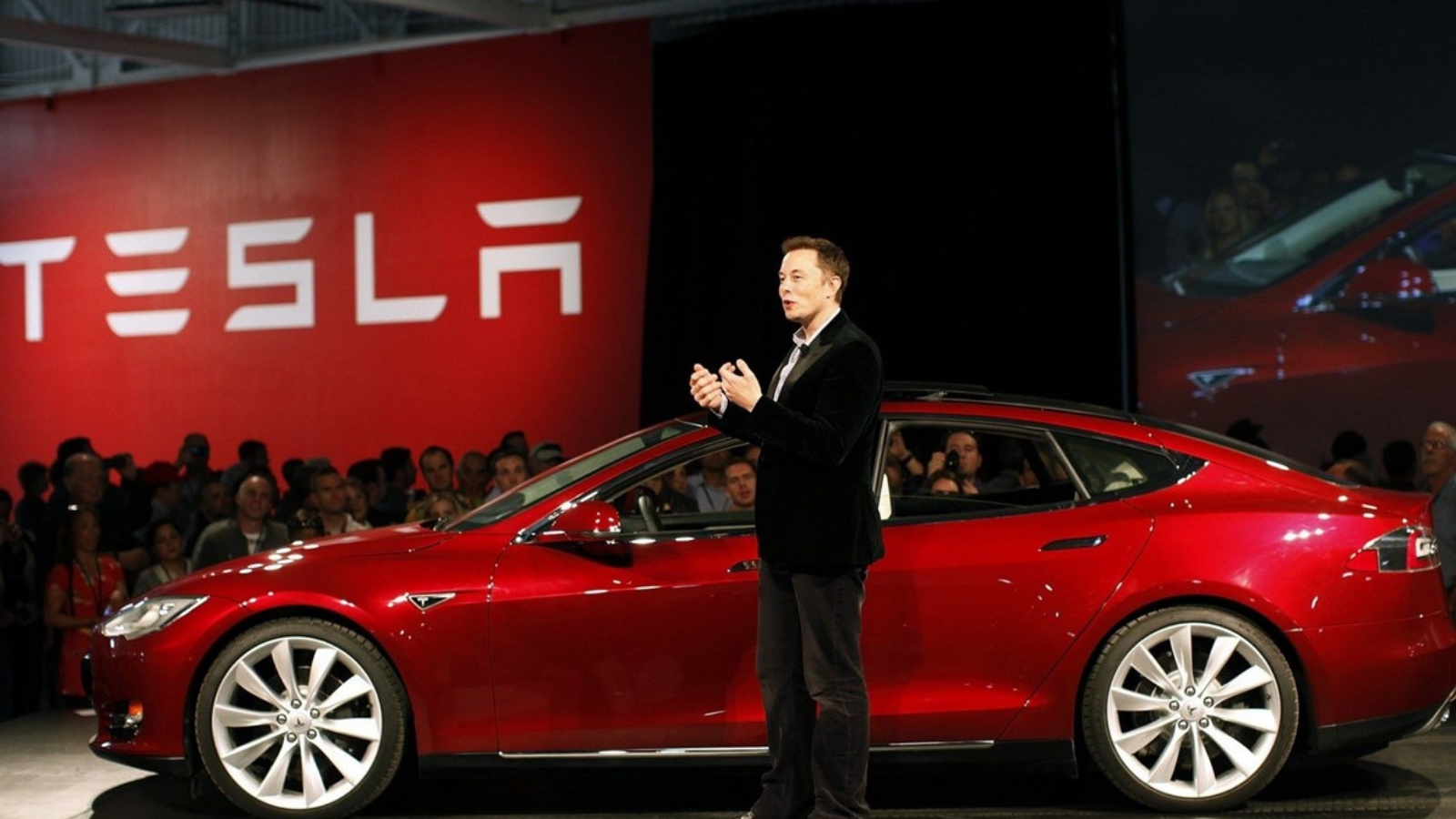 Tesla otonom sistemlerini geliştiriyor!