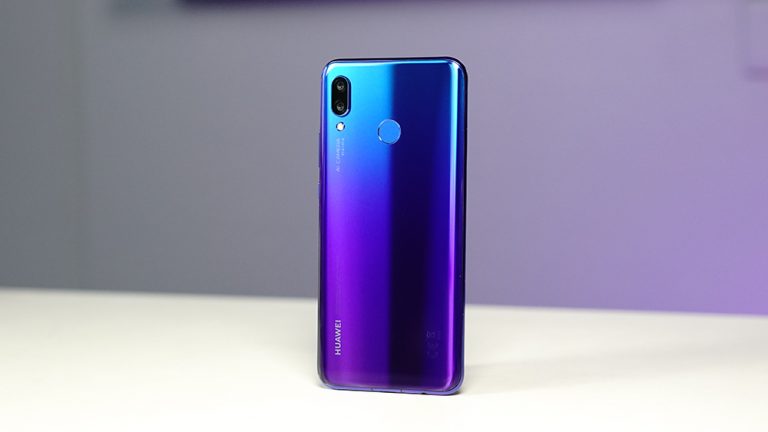 Huawei Nova 4 ekrana gömülü kamera ile geliyor!