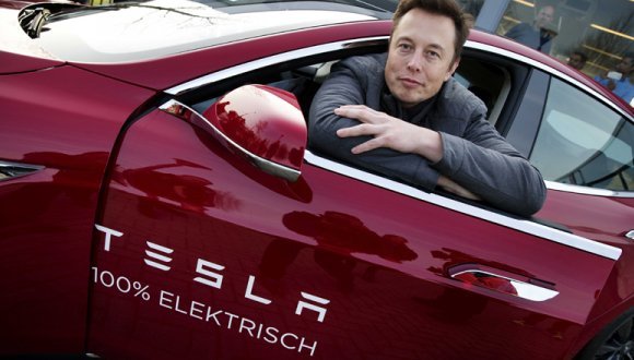Elon Musk sürücüsüz Tesla için iddialı!