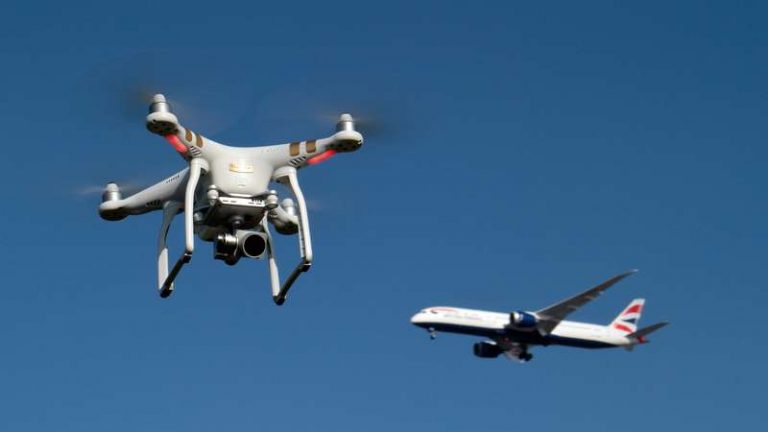 Drone Londra Gatwick Havalimanı uçuşlarını durdurdu!