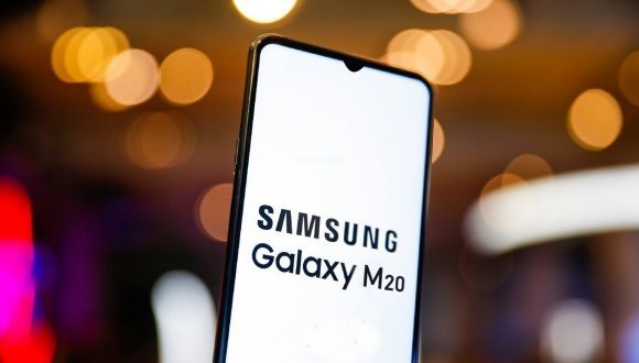 Samsung Galaxy M20 ekran tasarımı