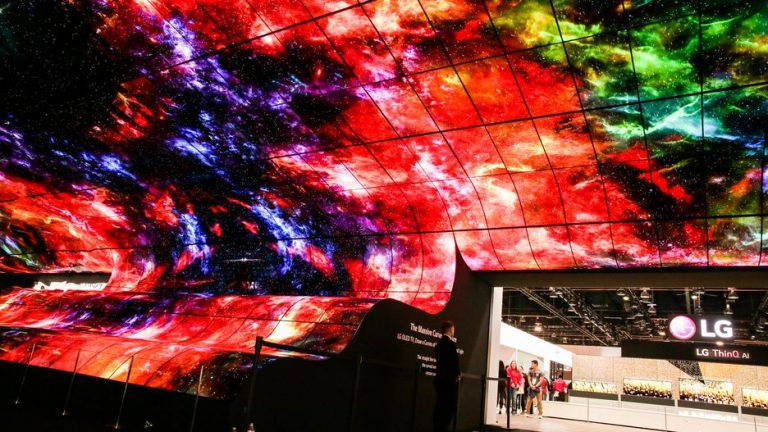 LG bükülebilir ekranları ile CES 2019’da şov yaptı!