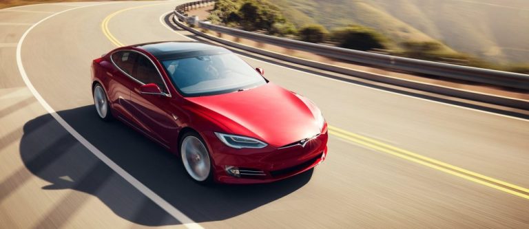 Tesla çalışanları sızıntılara karşı sertçe uyarıldı!