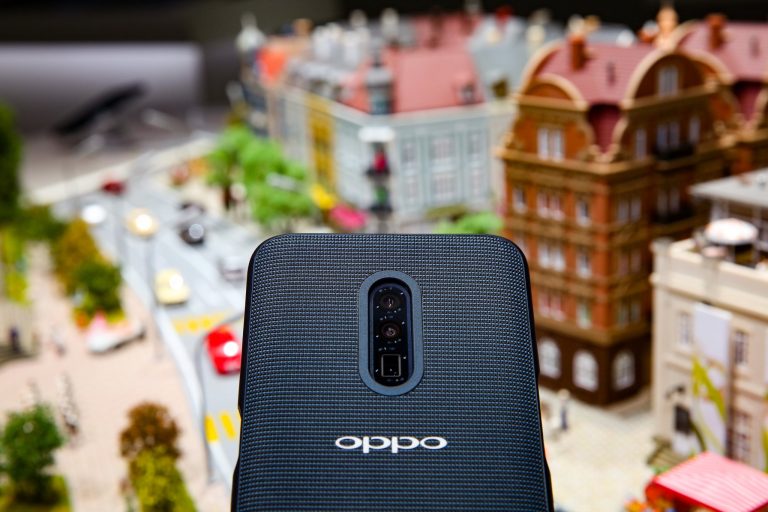 Oppo 10x optik zoom teknolojisini duyurdu!